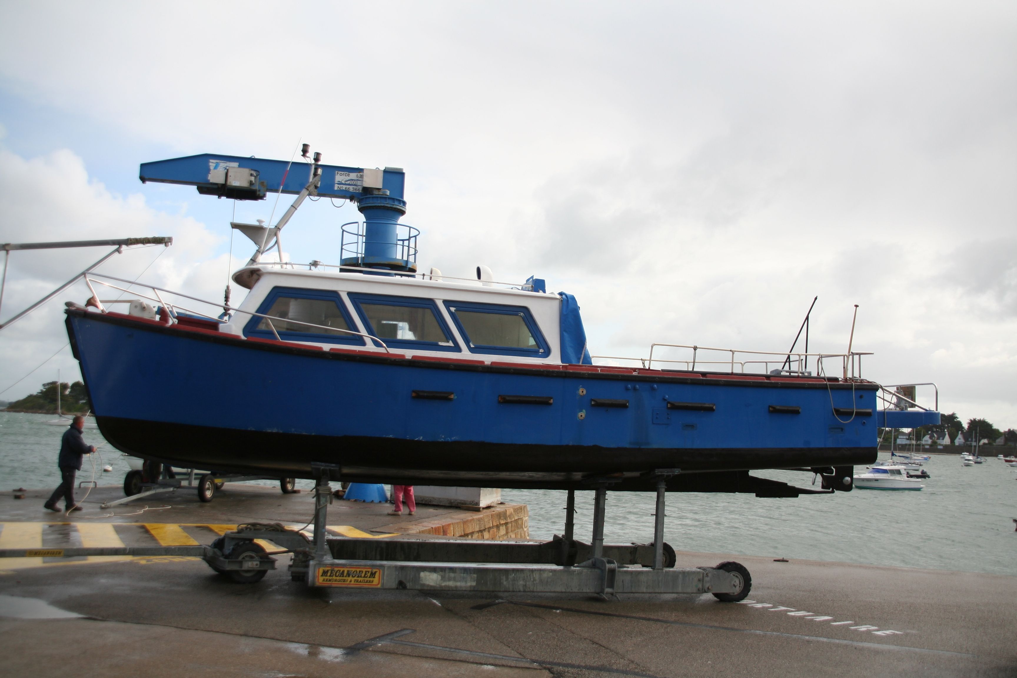 Bateau De Plongée Lourd Avec Figurines Et Présentoir - Occasion